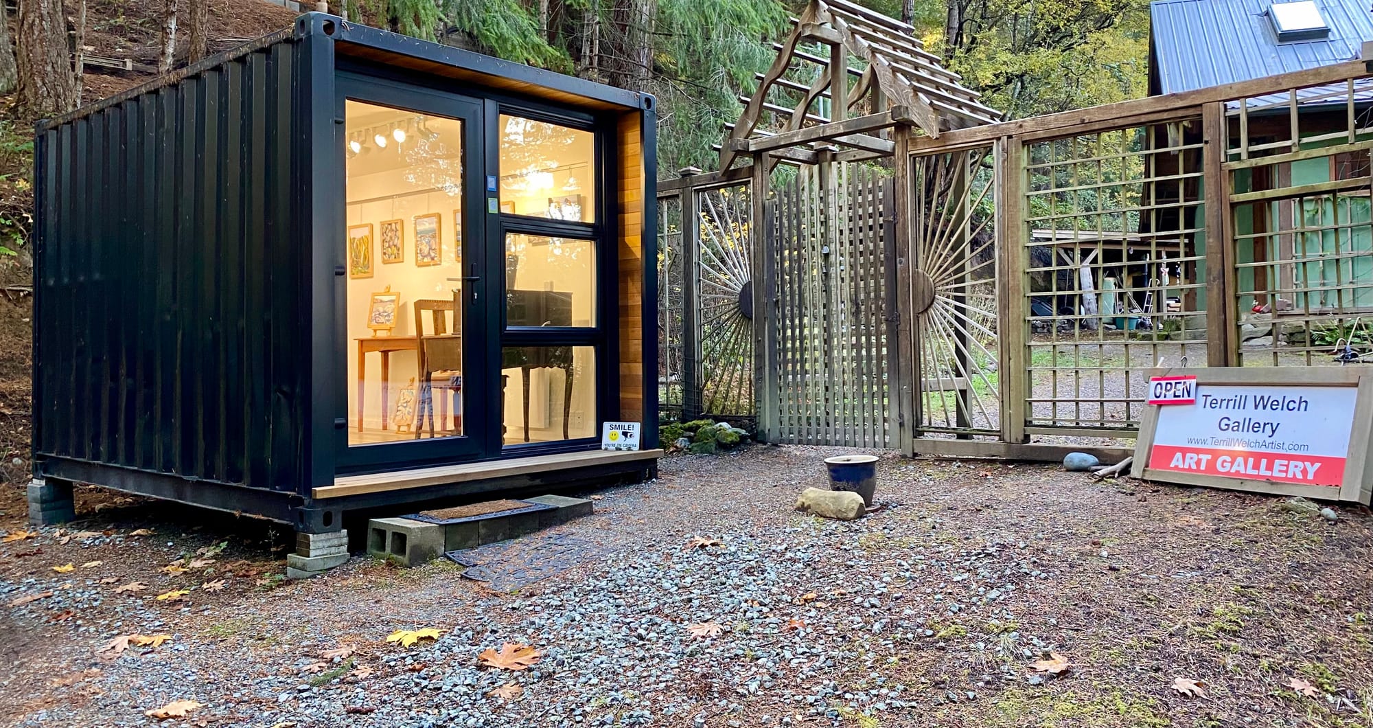 Terrill Welch by herself - issue #36 Quiet Drama in a Live-Work Space