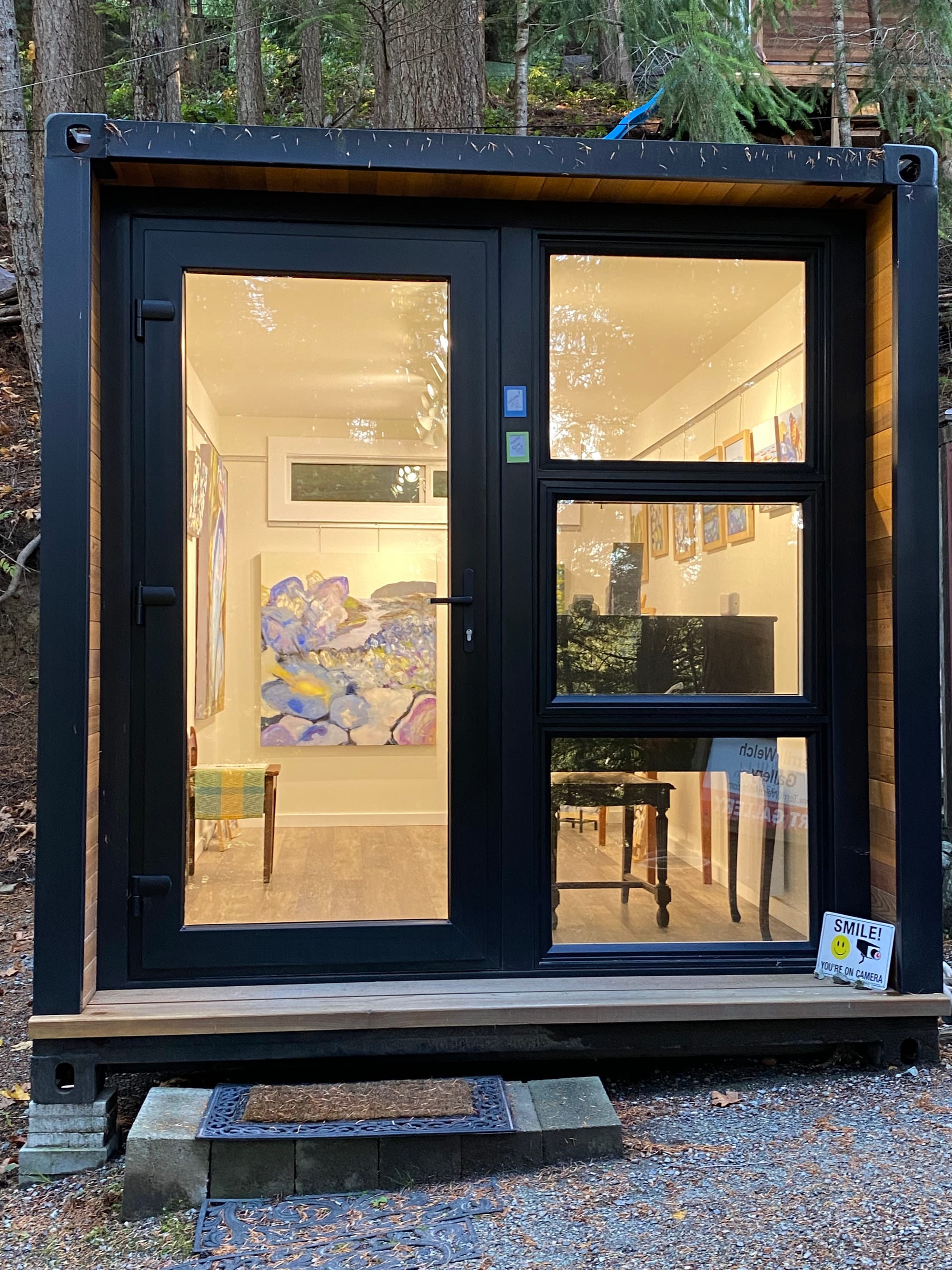 Terrill Welch by herself - issue #36 Quiet Drama in a Live-Work Space